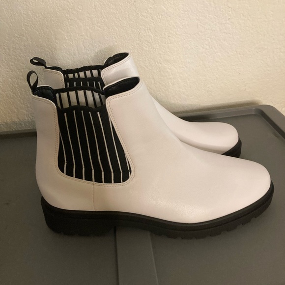 Boots - Picture 1 of 7